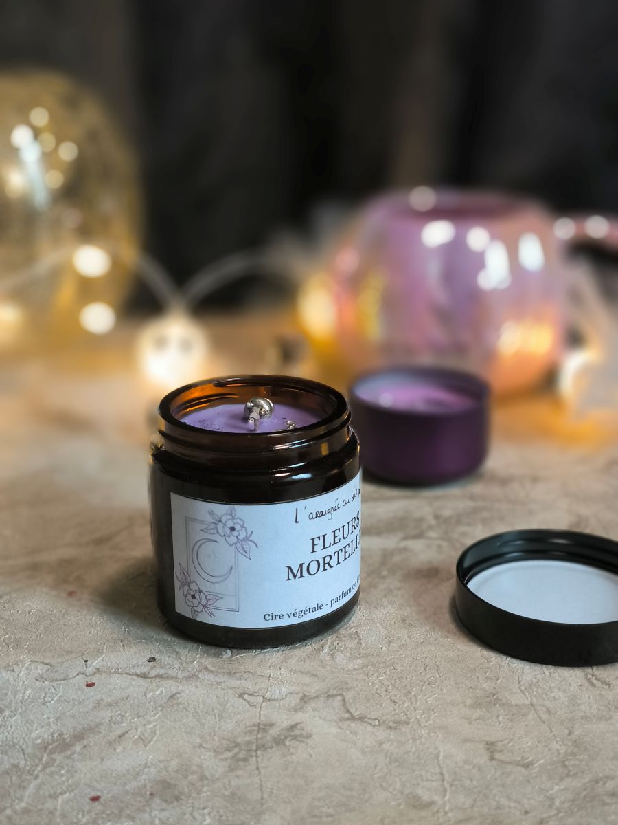 Bougie Parfumée Fleurs Mortelles – Édition pot ambré, élégant et mystérieux