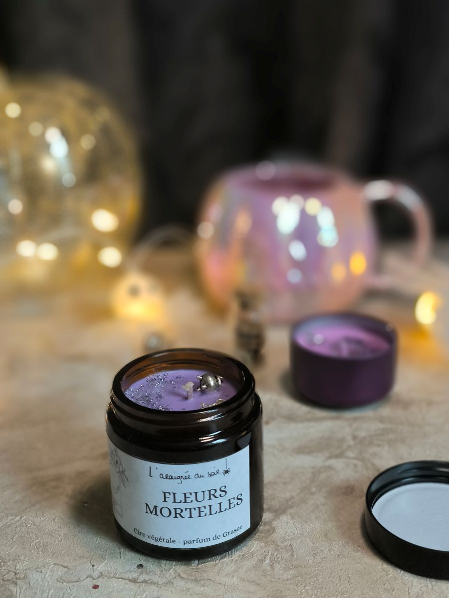 Bougie Parfumée Fleurs Mortelles – Édition pot ambré, élégant et mystérieux