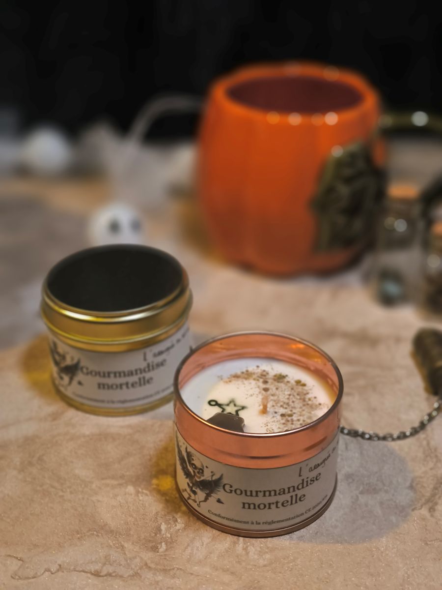 Bougie pot métal - Gourmandise Mortelle (parfum Amande)