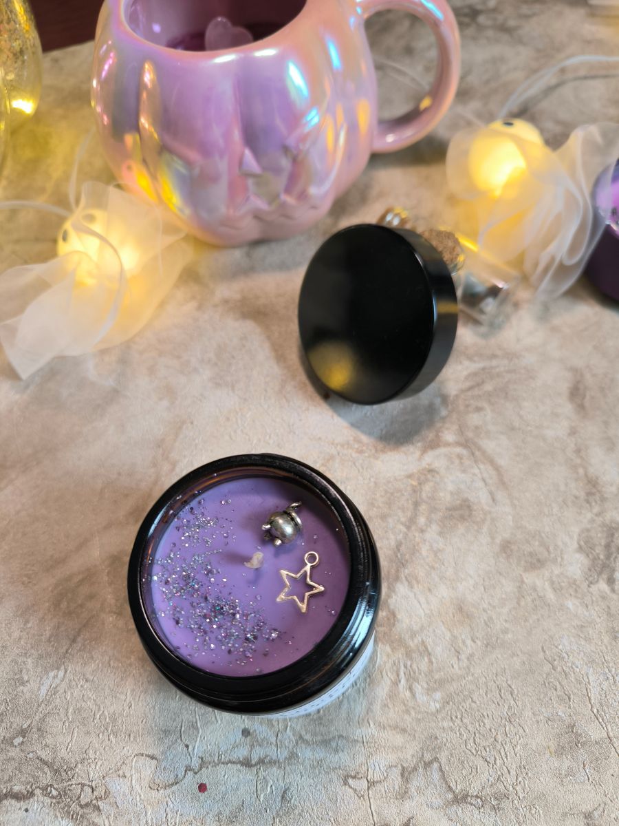 Bougie Parfumée Fleurs Mortelles – Édition pot ambré, élégant et mystérieux