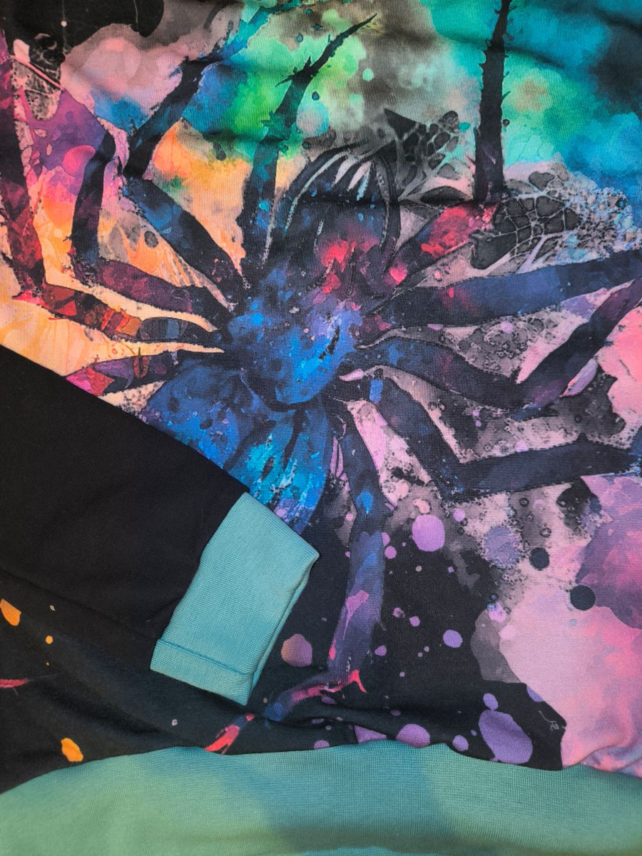 Sweat à capuche enfant araignée colorée – noir et vert tendre – taille 12 ans (modèle unique, fait main)