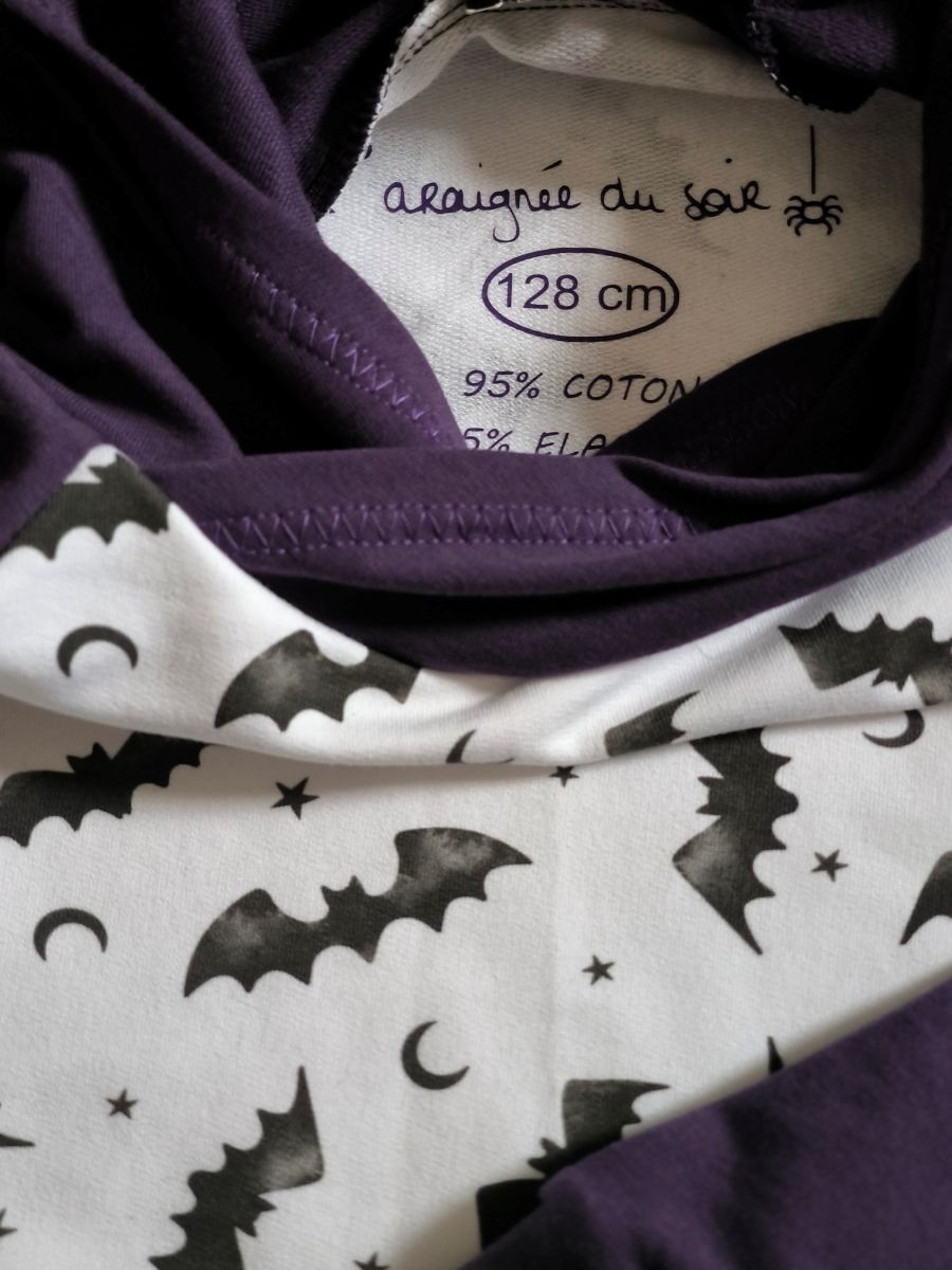 Sweat à capuche enfant chauves-souris & lunes – violet et blanc – taille 8 ans (modèle unique, fait main)