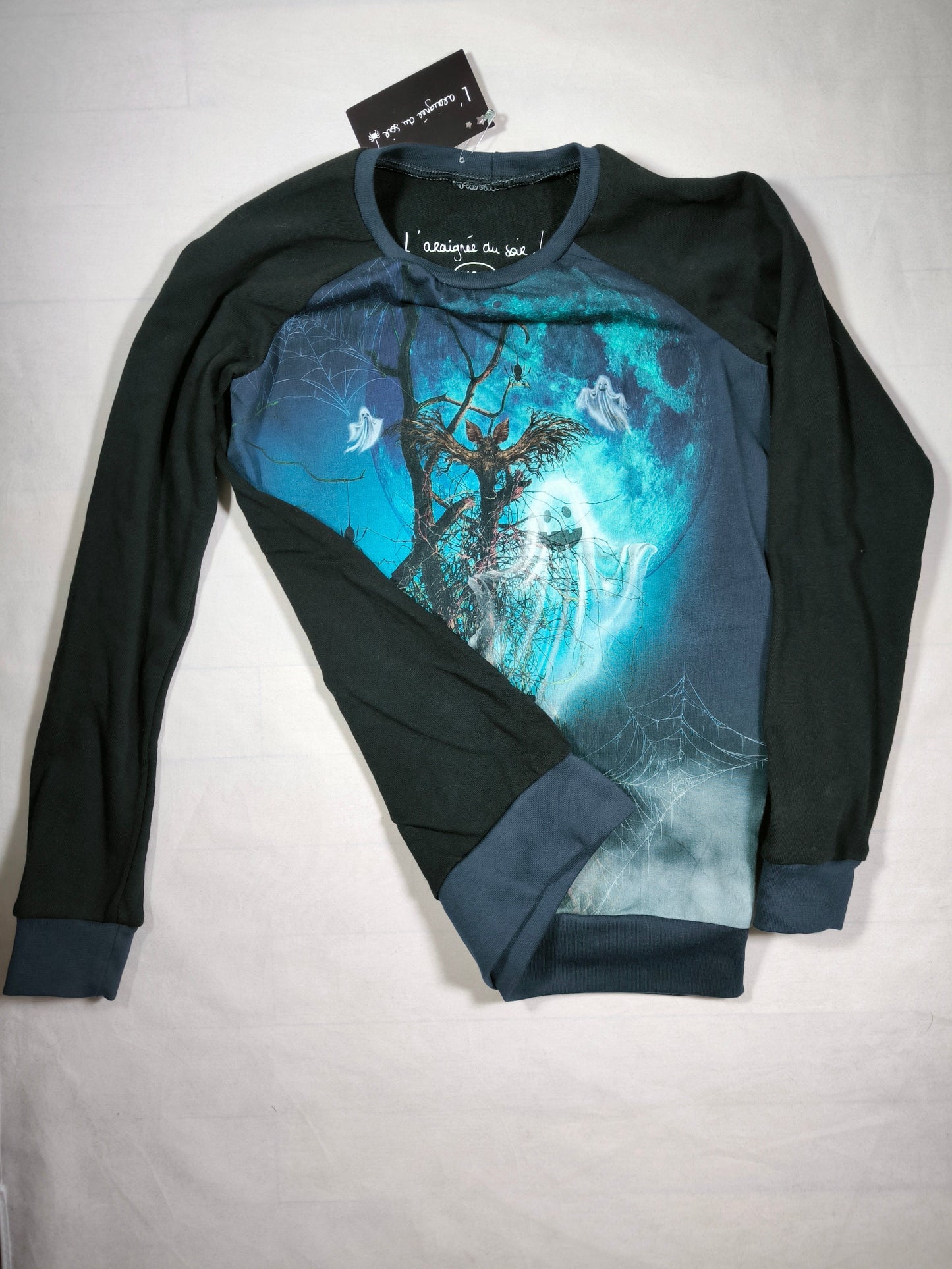 Sweat "l'esprit d'halloween" T.140 cm/10 ans