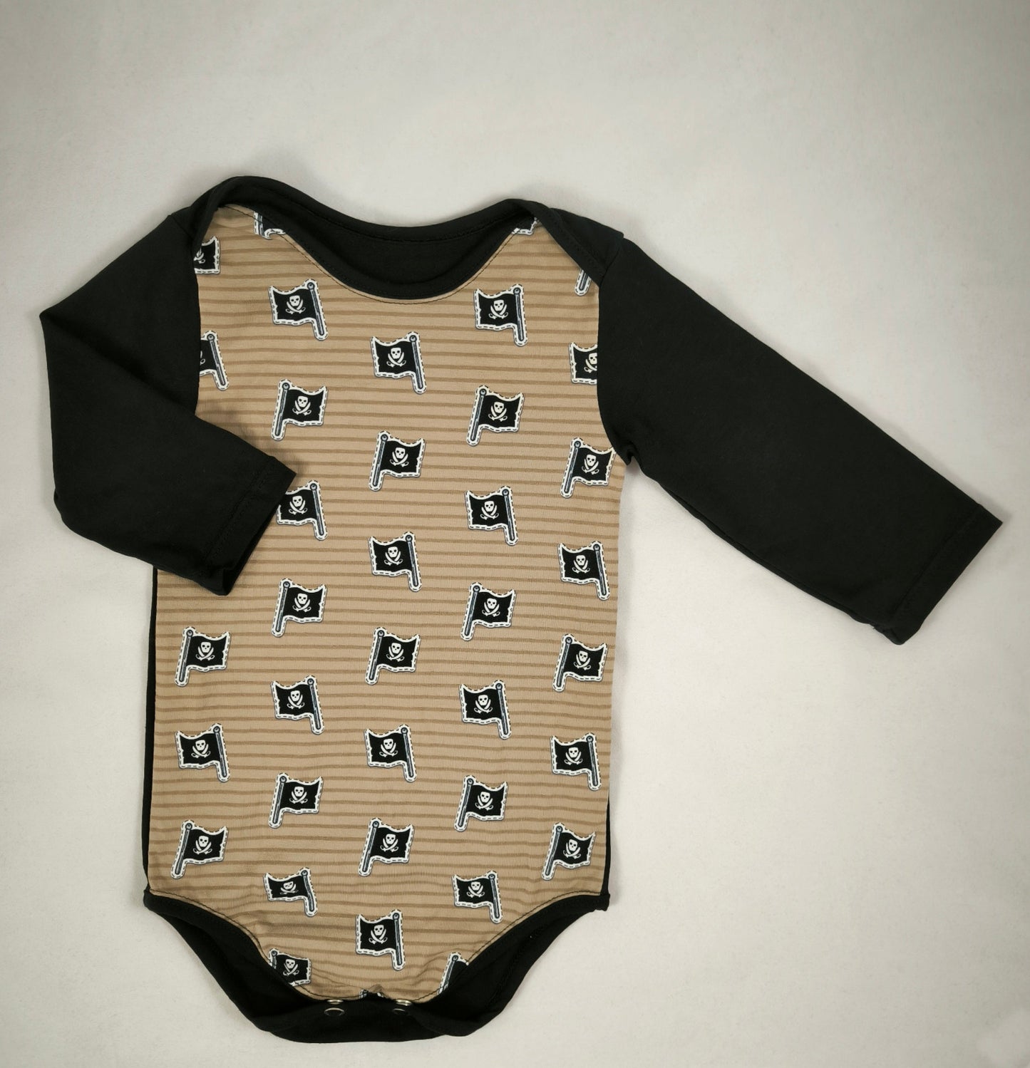 Body Pirates en beige T.74cm/12m