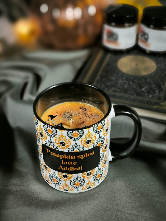 Bougie Parfumée automnale dans un mug – Édition Pumpkin Spice Addict