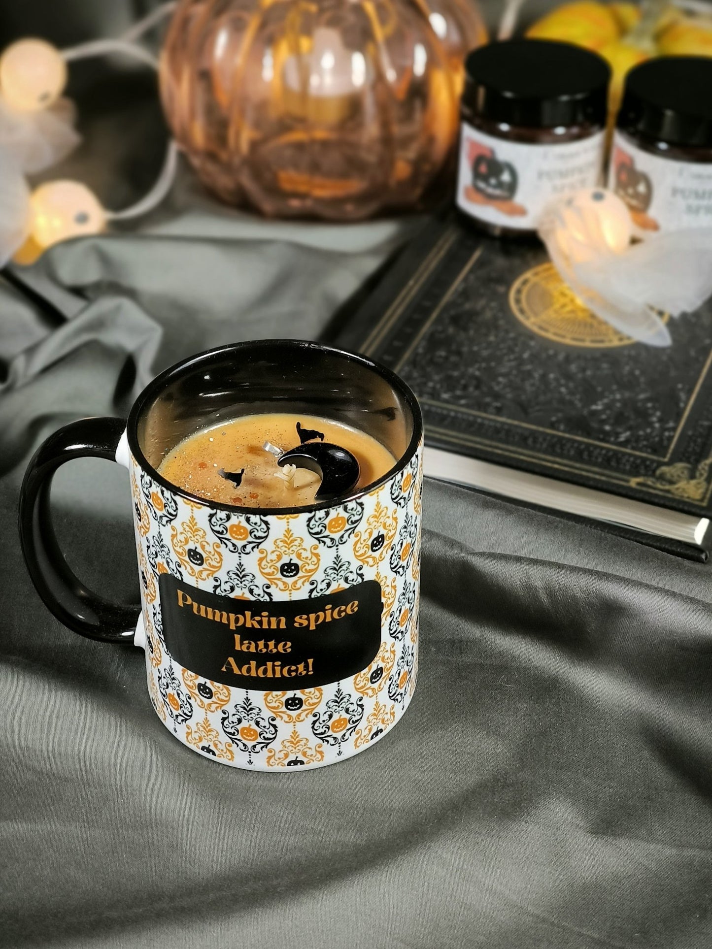 Bougie Parfumée automnale dans un mug – Édition Pumpkin Spice Addict