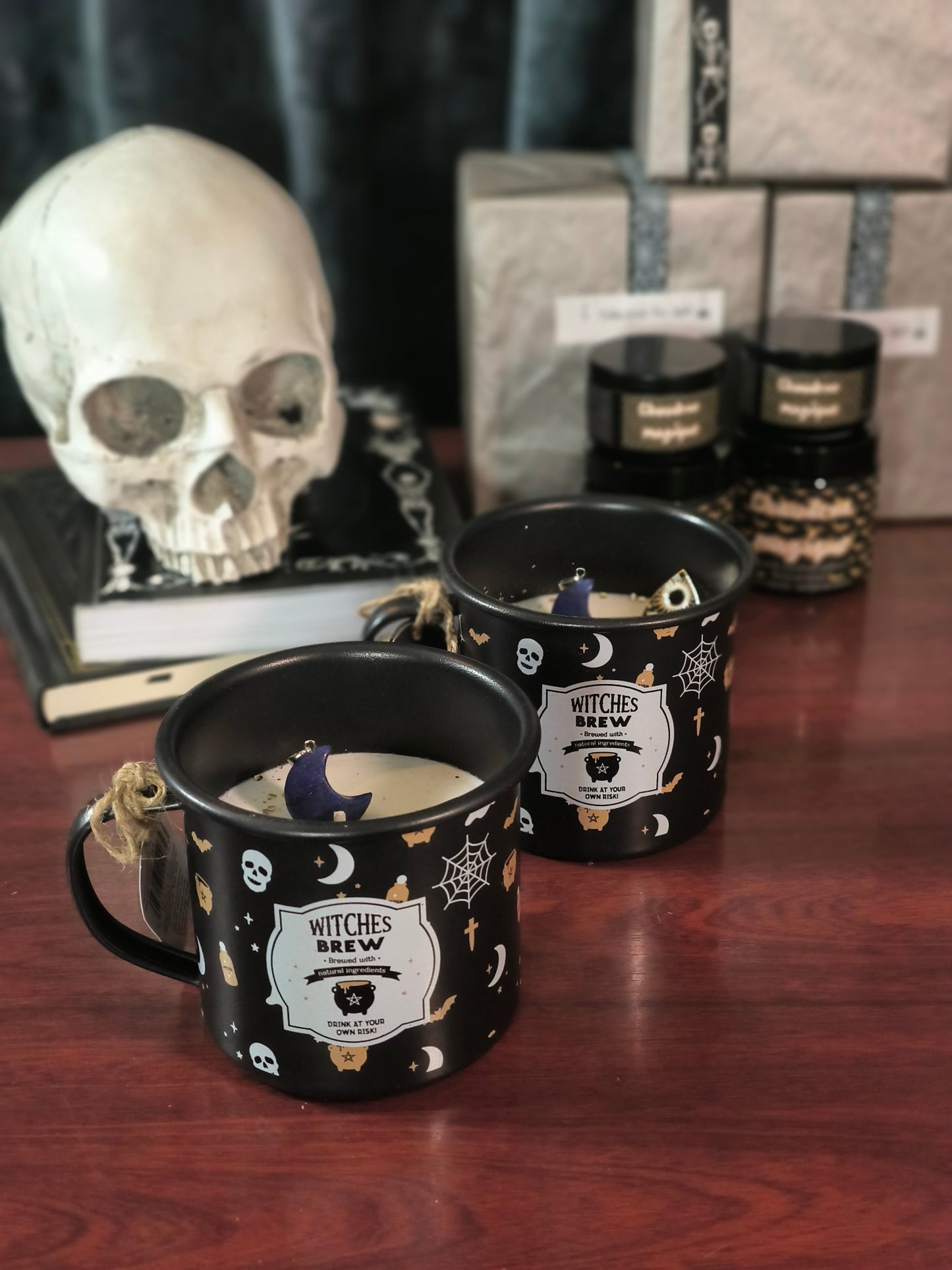 Bougie tasse métal Witch Brew