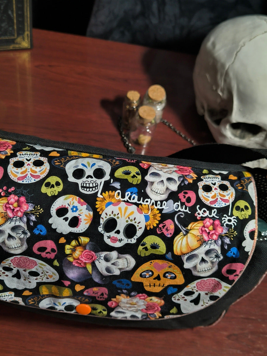 Besace Motifs Têtes de Mort Mexicaines & Citrouilles – Détails Or Rose Pailleté