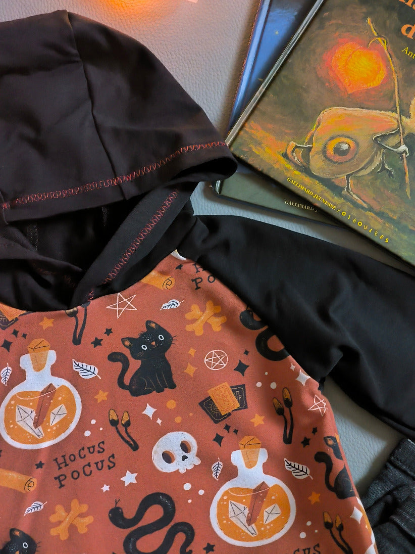 Sweat enfant - Crânes et magie d'Halloween T.2ans/92 cm