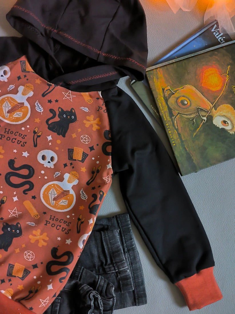 Sweat enfant - Crânes et magie d'Halloween T.2ans/92 cm