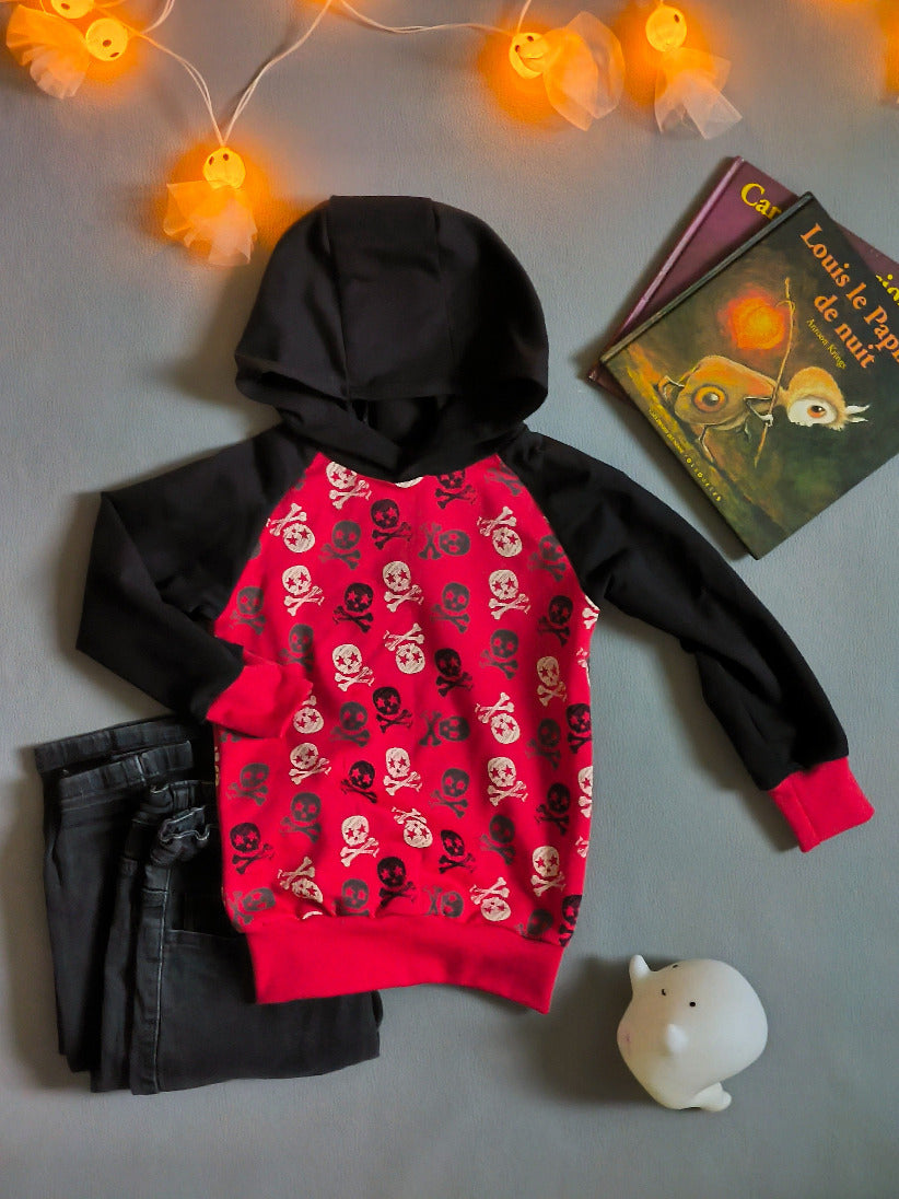 Sweat enfant – Têtes de mort rouges blanches & noires T.2 ans/92 cm