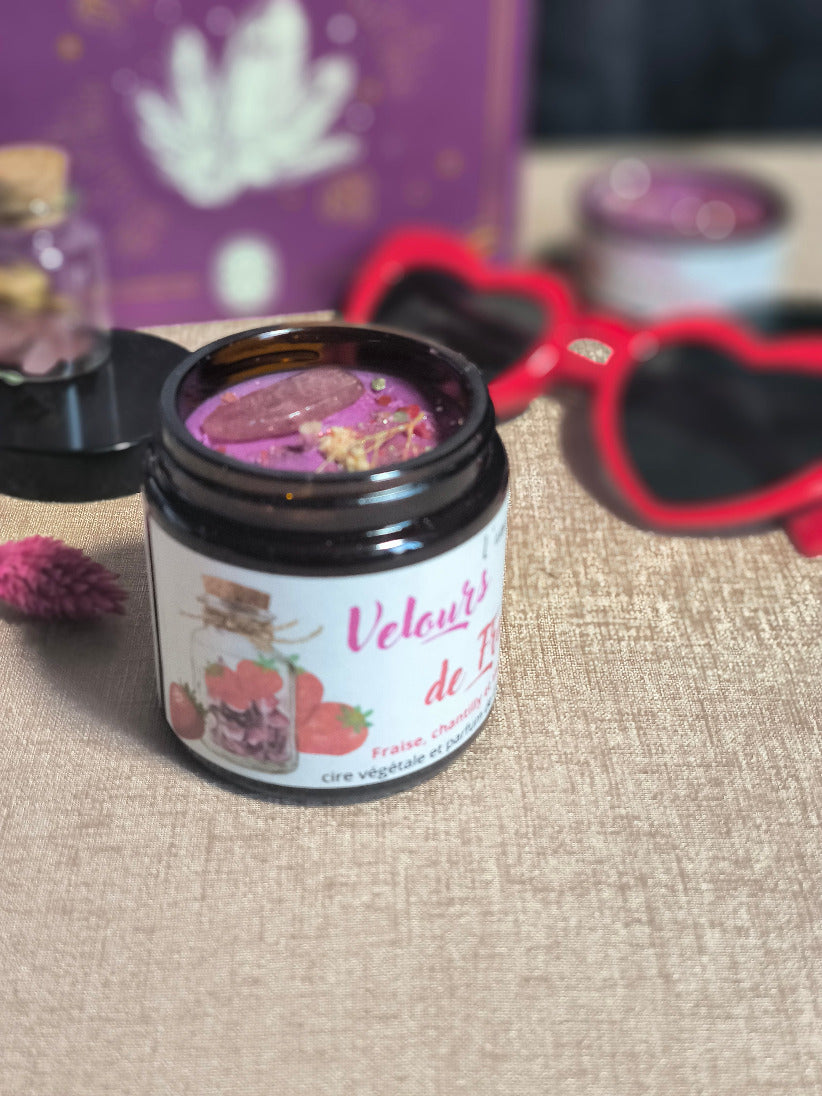 Bougie parfumée Velours de Fraise - Edition pot ambré, printanier et gourmand