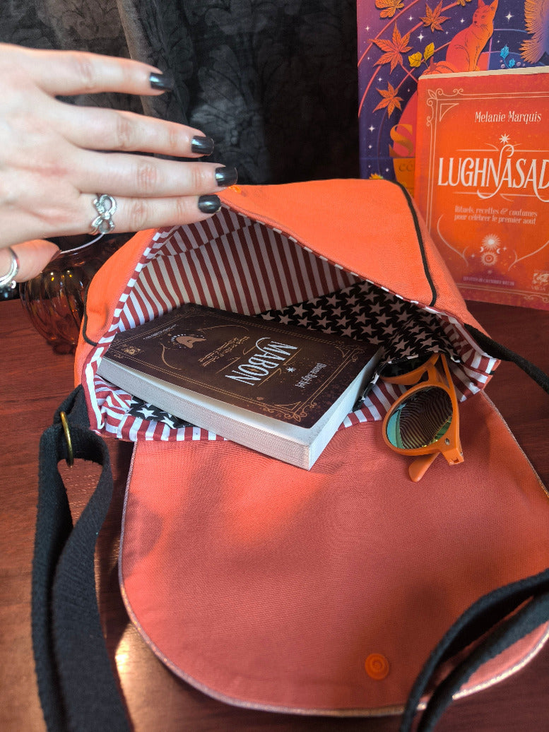 Sac besace sorcière orange rouille & noir – Pièce unique