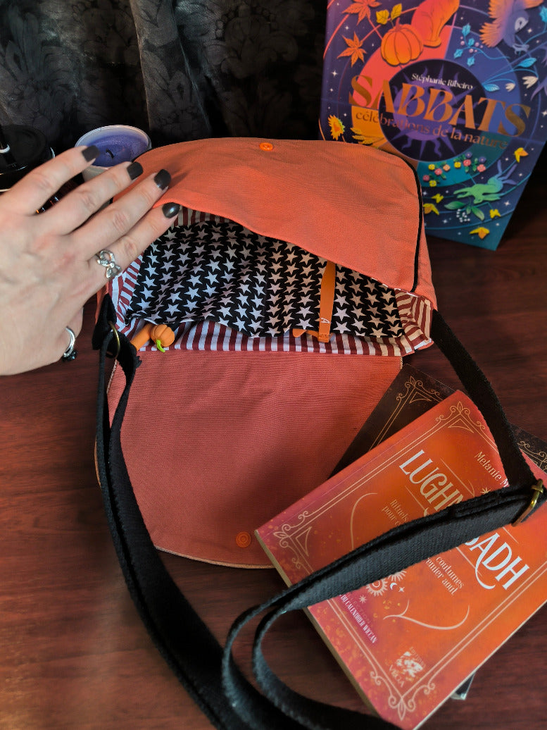 Sac besace sorcière orange rouille & noir – Pièce unique