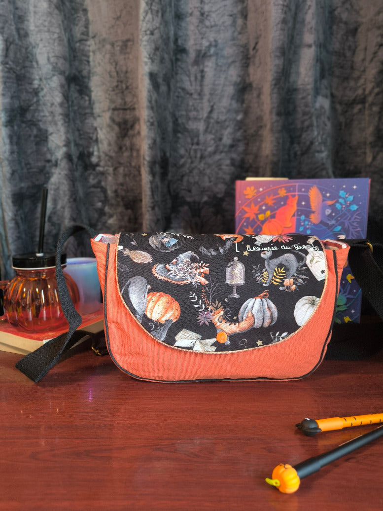 Sac besace sorcière orange rouille & noir – Pièce unique
