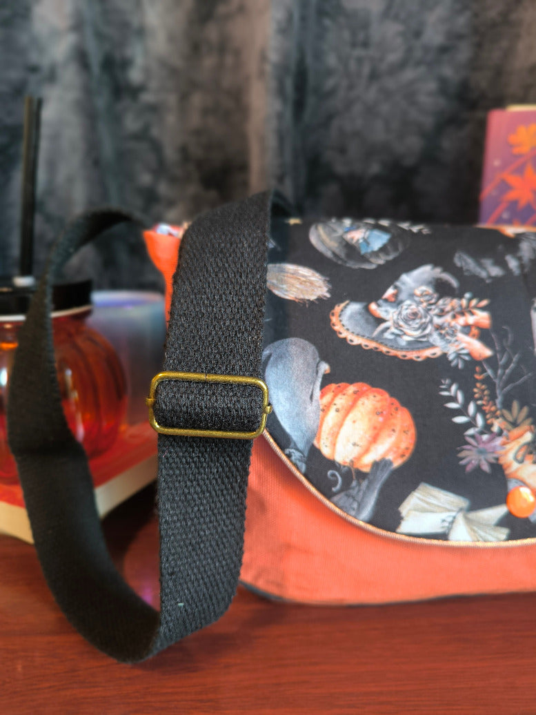 Sac besace sorcière orange rouille & noir – Pièce unique
