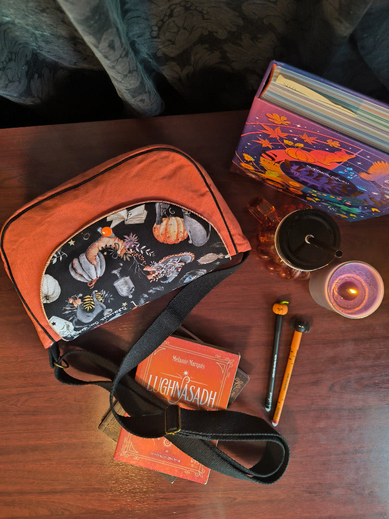 Sac besace sorcière orange rouille & noir – Pièce unique