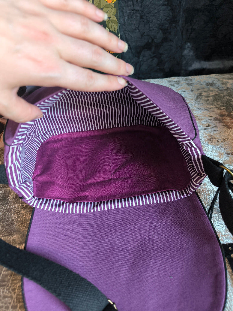 Sac besace Halloween violet & cupcakes – Pièce unique (Copie)