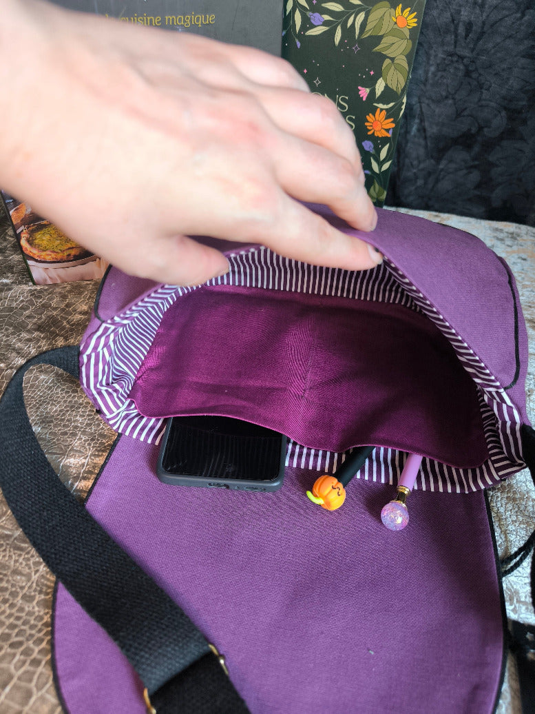 Sac besace Halloween violet & cupcakes – Pièce unique (Copie)