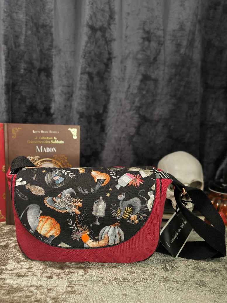 Sac besace sorcière bordeaux & noir – Pièce unique