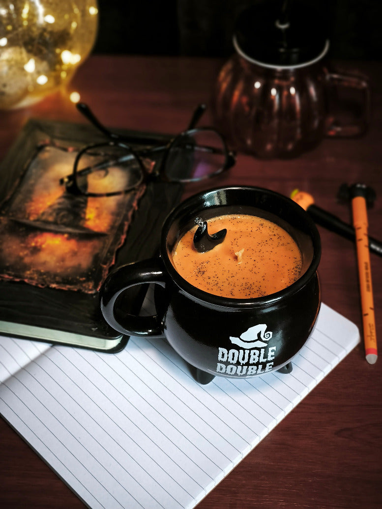 Les épices du chaudron – Bougie parfumée en tasse chaudron
