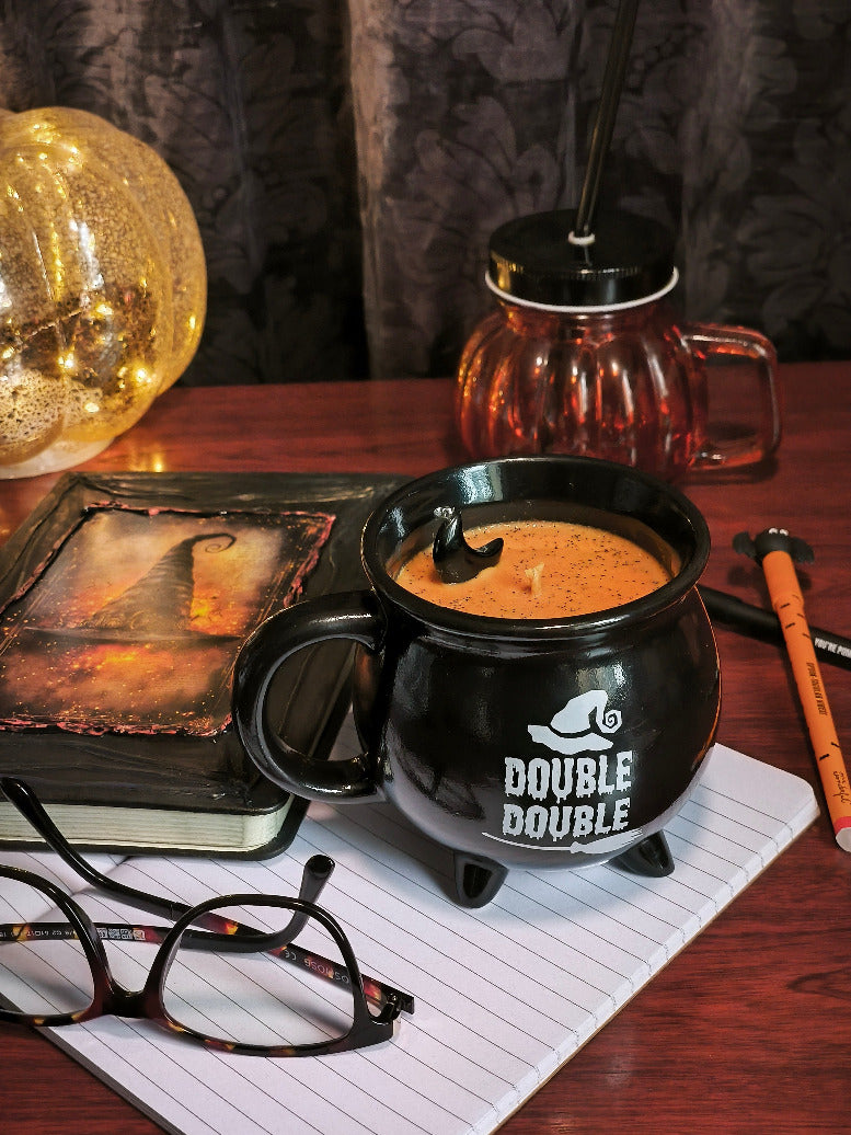 Les épices du chaudron – Bougie parfumée en tasse chaudron