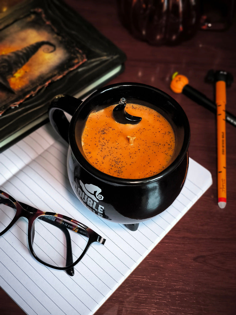 Les épices du chaudron – Bougie parfumée en tasse chaudron