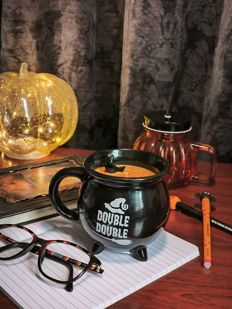Les épices du chaudron – Bougie parfumée en tasse chaudron