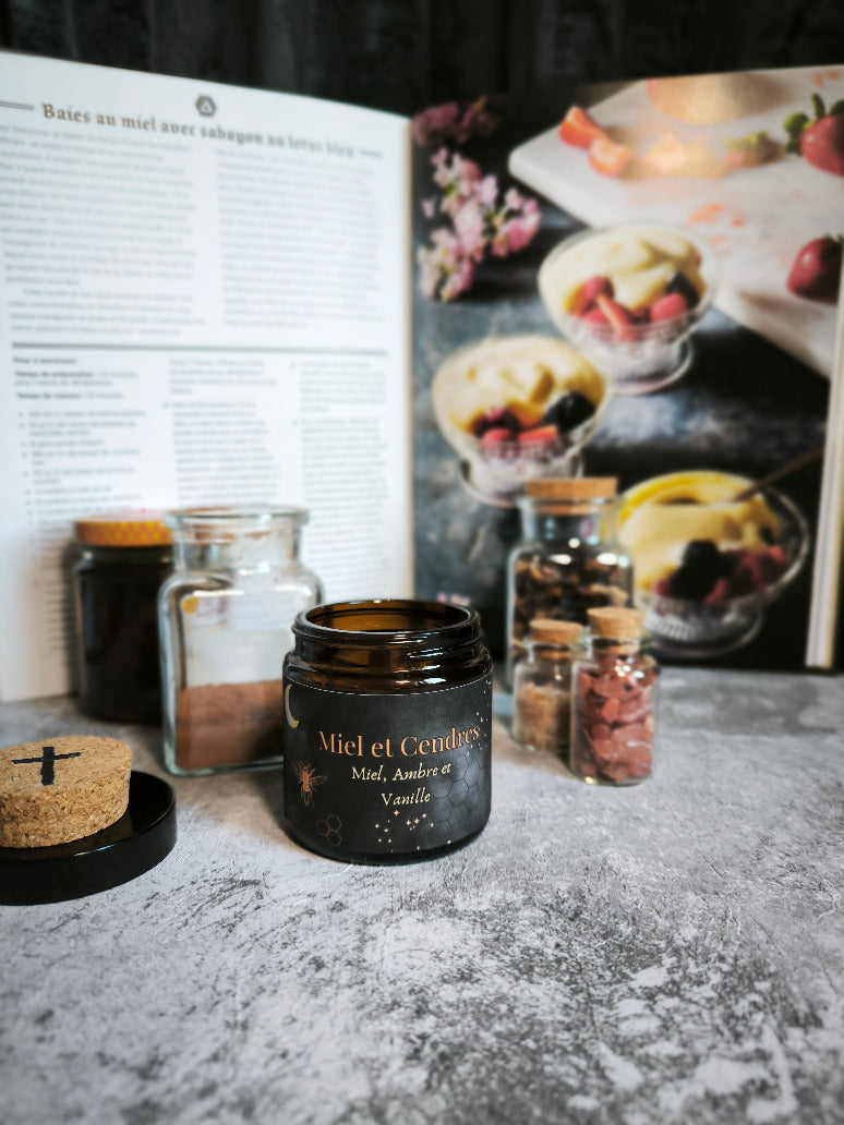 Bougie parfumée Miel et Cendres - édition pot ambré, précieux et lumineux
