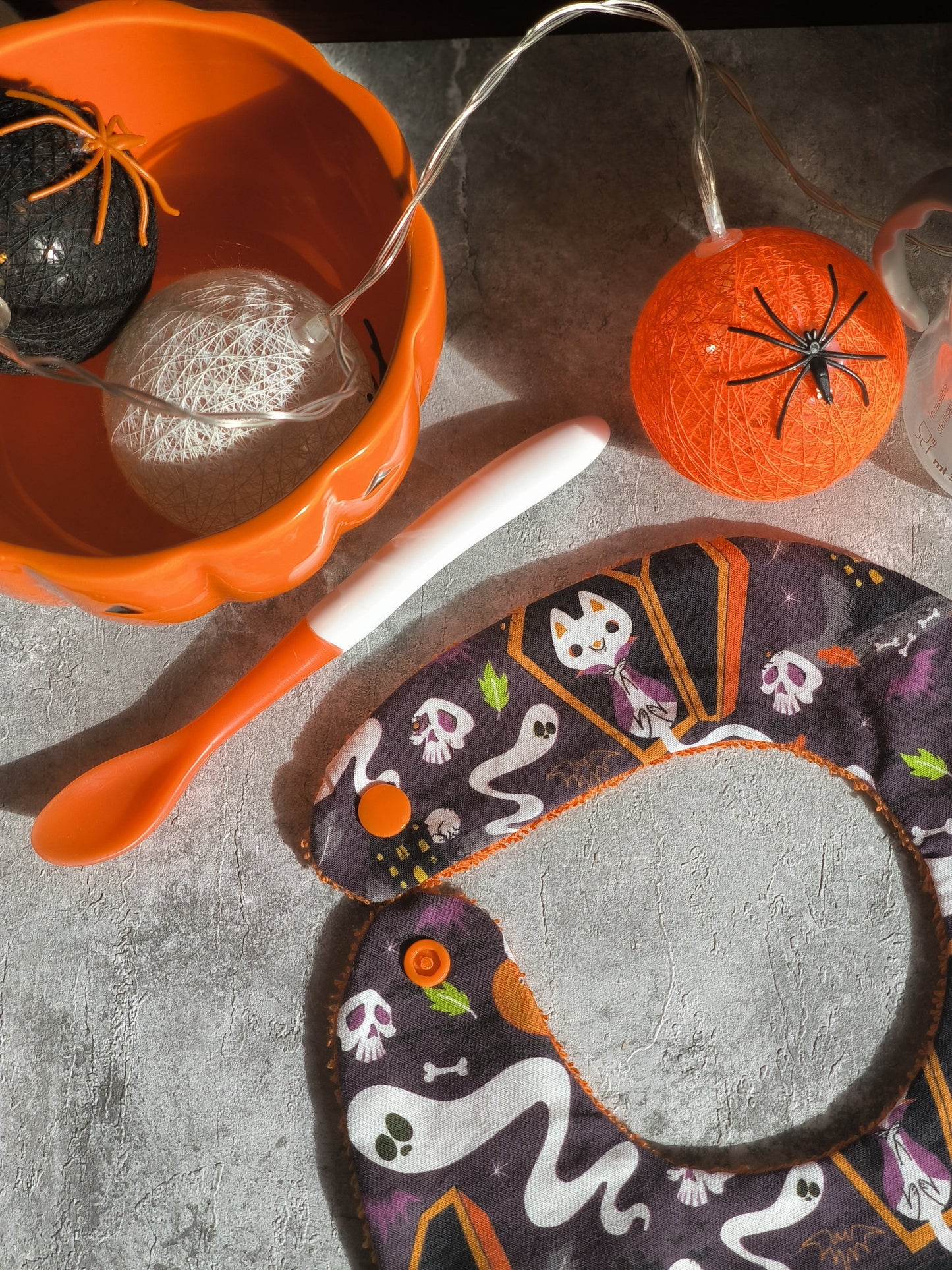 Bavoir bandana "Halloween Fantôme & Citrouilles"